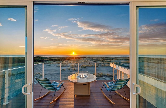 BEACHFRONT Luxe Hot Tub Game Room Sleeps 14 + Pet Friendly EV Charger