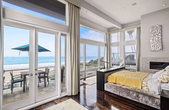 Beachfront Manhattan Beach Townhome on The Strand