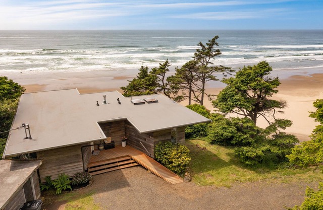 Beachfront Near Hug Point | Views w/Grill & Outdoor Dining Area | Sunset Cove