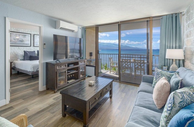 Beachfront Remodeled Oasis, Steps to Sugar Beach