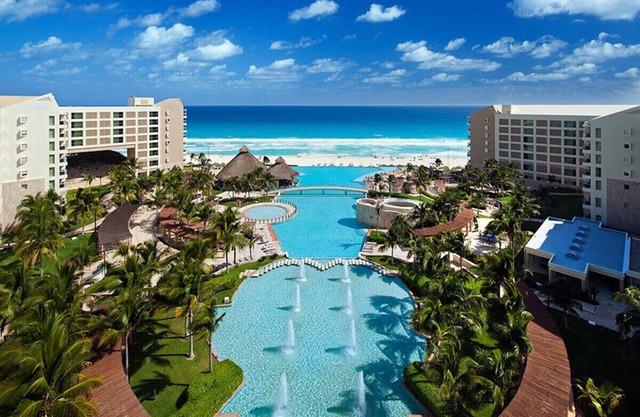Beachfront resort with water-sports, excursions, & shopping