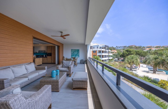 Beachfront, sea view 3 BDR luxury The Shore @ Blue Bay Beach and Golf Resort