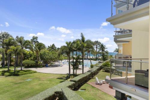 Beachfront - Superior View Studio condo - E225-1