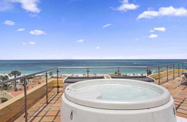 Beachfront - Ultimate Penthouse 3+BR condo - BG531