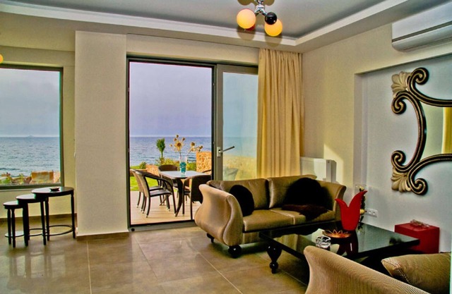 Beachfront Villa Peri