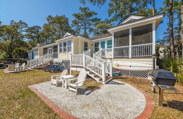 BEACHIN IT Oceanfront! sleeps 20 Cart included with booking
