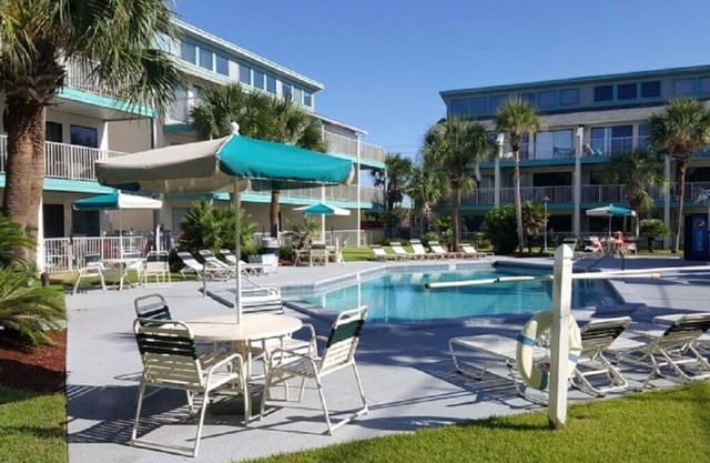 BEACHSIDE 1 bedroom condo with POOL view