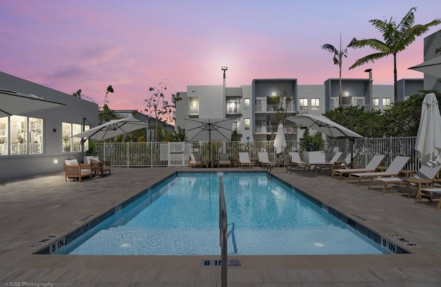 Beachside Bliss | 1BR Condo w/Pool | Dania Beach