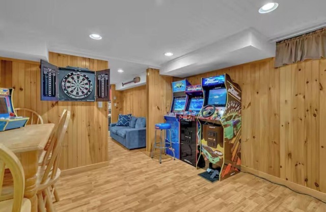 Beachside Bliss w/Game Room, Gym & Golf Green