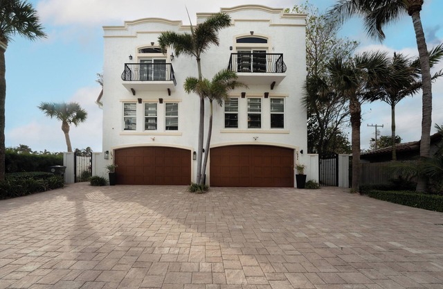 Beachside Luxury Private Townhome w/Pool, Elevator, Ocean and Marina Views