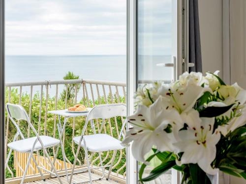Beachside, West Yardley House - Uk31200