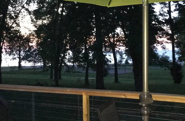 BeachView in the city (Niagara falls minutes away)