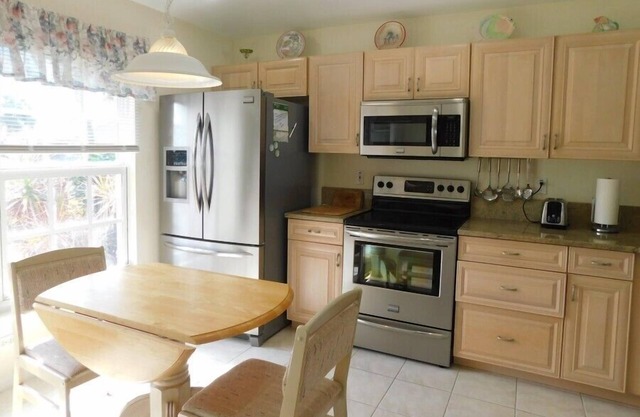 BeachWalk Isles 3/2 Pet Friendly Home