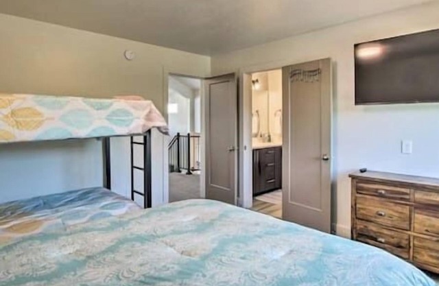 Bear Lake Beach Front! Sleeps 46