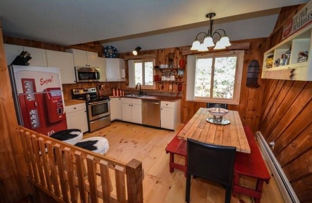 Bear's Den - Mount Snow Townhome - w/Heated Pool!