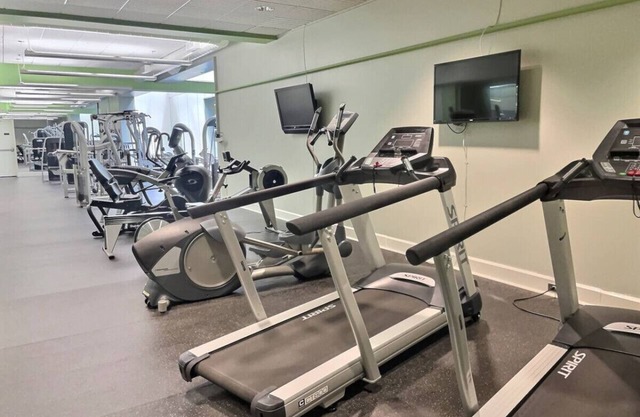 Bearmont- Pool, HotTub, FirePit, AC, Gym, Sauna