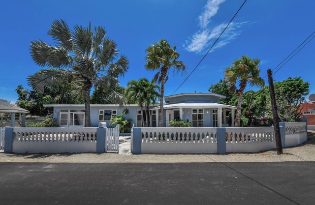 Beatiful House 2 minutes to the beach. 6 Persons