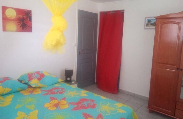 BEAU T2 BAS DE VILLA