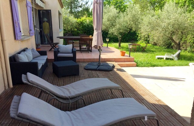Beautiful Villa 200 m2, full foot with swimming pool, not overlooked near Montpellier