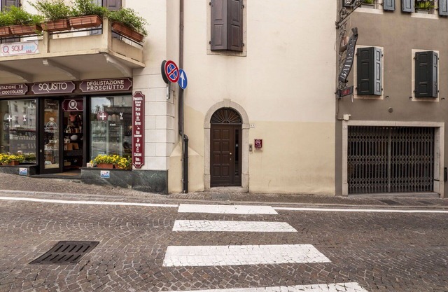 Beautiful apartment for 4 people with WIFI, TV, pets allowed and parking