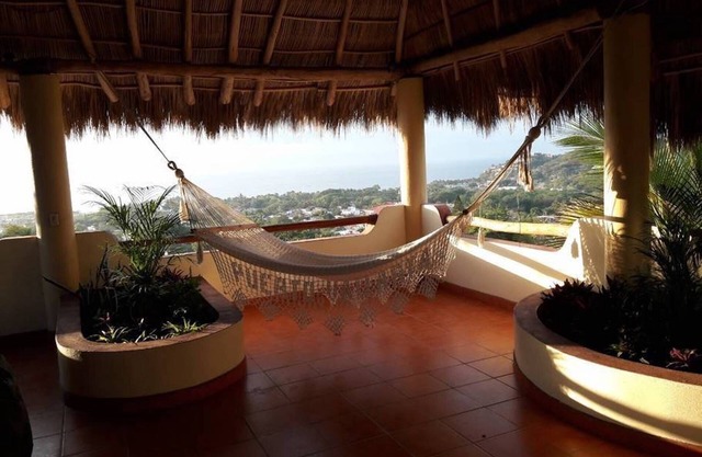 Beautiful Tropical House with Ocean VIEWS!