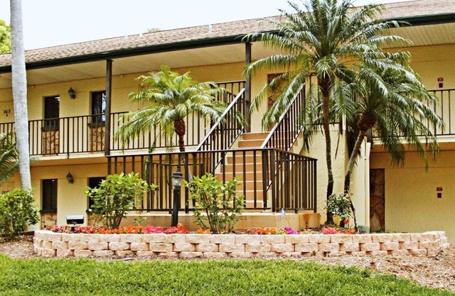 Beautiful 1 bedroom unit at resort, sleeps 5