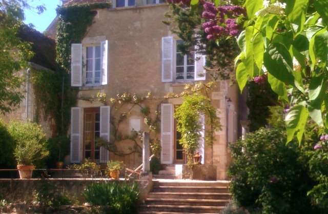 Beautiful 1850 Maison bourgeois with private pool, between Chablis and Beaune