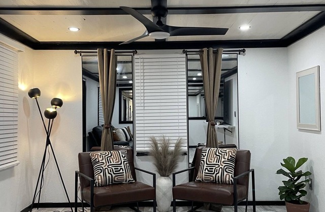 BEAUTIFUL 2 bedroom, LUXURY backyard & amenities
