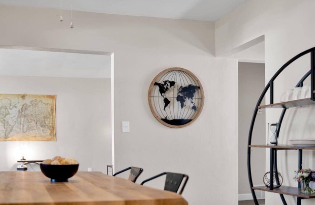 Beautiful 2-bedroom house with AC and fast WiFi in Belleville