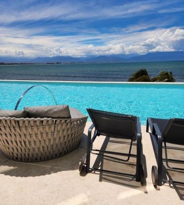 Beautiful 2Bed 2Bath Beach Apt in Cruz de Huanacaxt