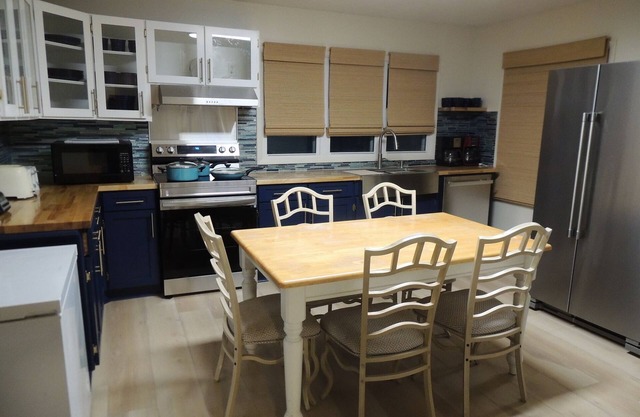 Beautiful 3 bed 2 bath recent renovation