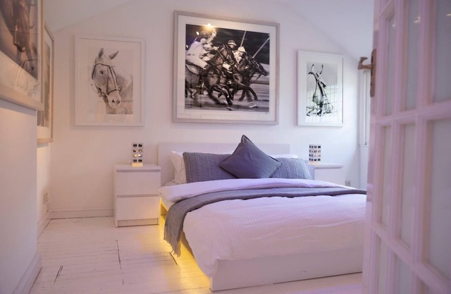 Beautiful 3 bed designer cottage fabulous location