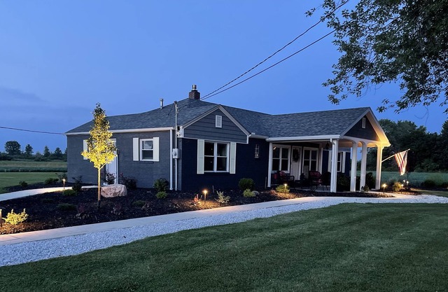 Beautiful 3 bedroom country home 5 minutes from Port Clinton and Jet Express.