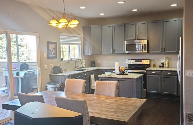 Beautiful 3 bedroom home with theater!