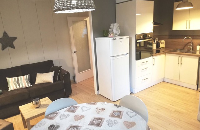 Beautiful 3* listed T2 with balcony - Les Pradets, ideally located!