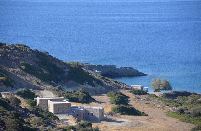 Beautiful 5-bedroom villa, secluded in a small valley near the sea