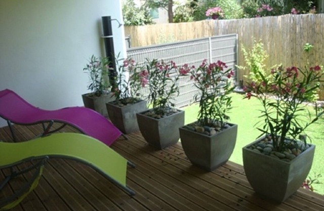 Beautiful air-conditioned villa in recent residence, sleeps 6, all comforts