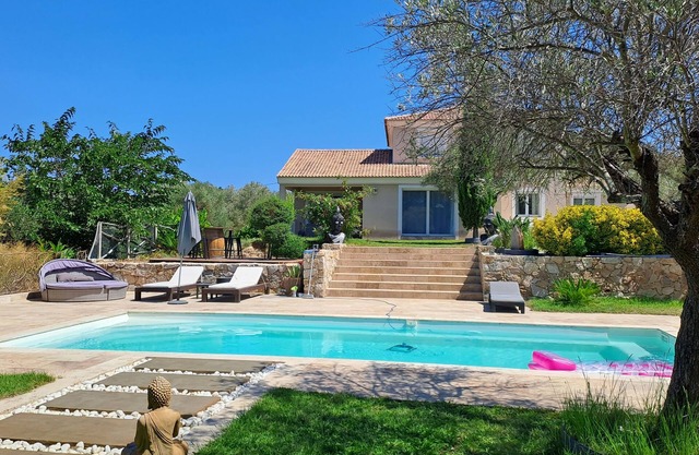 Beautiful air-conditioned villa with jacuzzi pool, large, quiet property with trees.