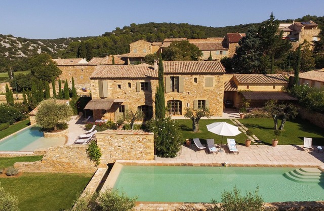 Beautiful and luxurious country house in the uzege