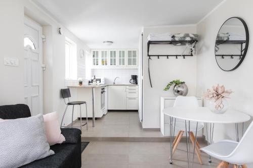 Beautiful and quiet apartment in city center- perfect location