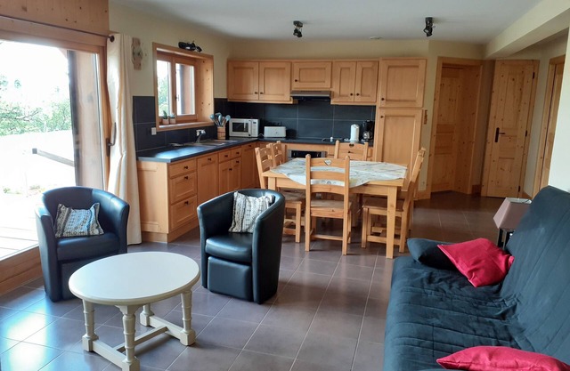 Beautiful apartment on the heights of Foncine le haut, at Le Bayard