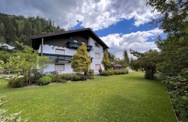 Beautiful apartment for 4 guests with WIFI, TV, patio and pets allowed