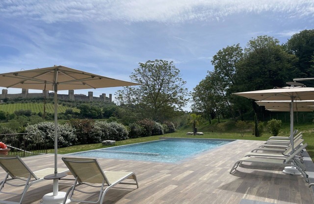 Beautiful apartment for 2 guests with WIFI, A/C, pool, TV, pets allowed and parking, close to Si.