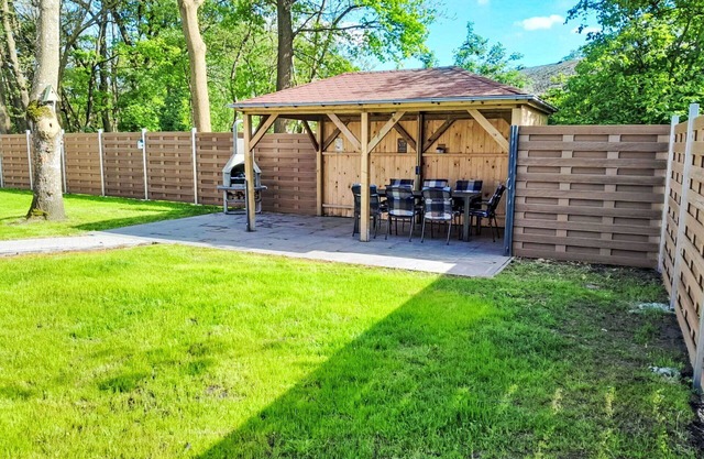 Beautiful apartment for 2 guests with WIFI, TV, patio and parking