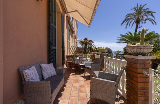 Beautiful apartment for 4 guests with WIFI, pool, TV, terrace, panoramic view and parking