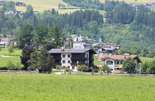 Beautiful apartment for 4 guests with WIFI, TV, balcony, pets allowed and panoramic view