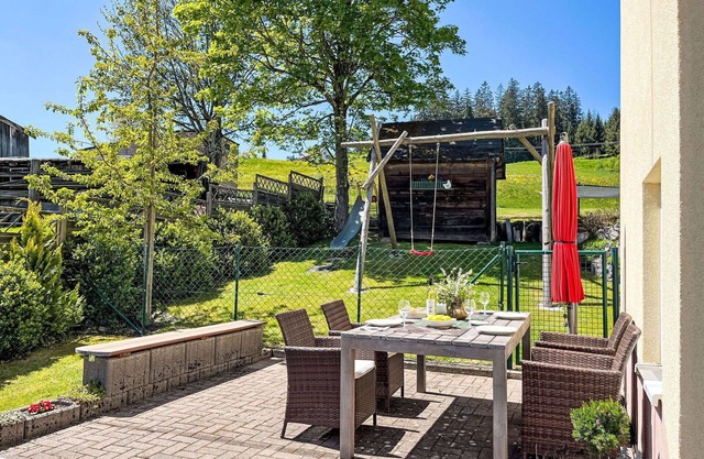 Beautiful apartment for 3 guests with WIFI, TV, patio and pets allowed