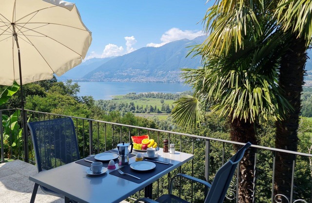 Beautiful apartment for 2 guests with WIFI, TV, patio and panoramic view