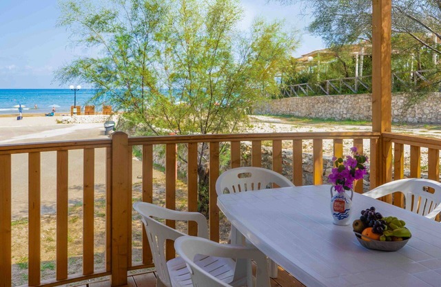 Beautiful apartment for 6 guests with A/C, TV, terrace and parking