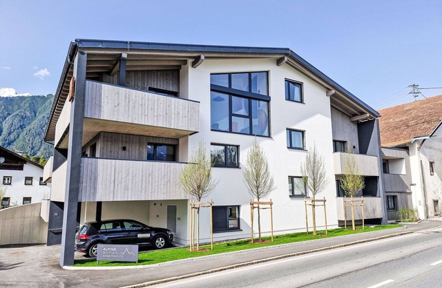 Beautiful apartment for 6 people with WIFI, TV, patio and parking